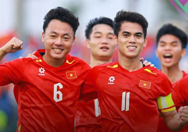 Chương trình hoàn trả không giới hạn FCB8 App